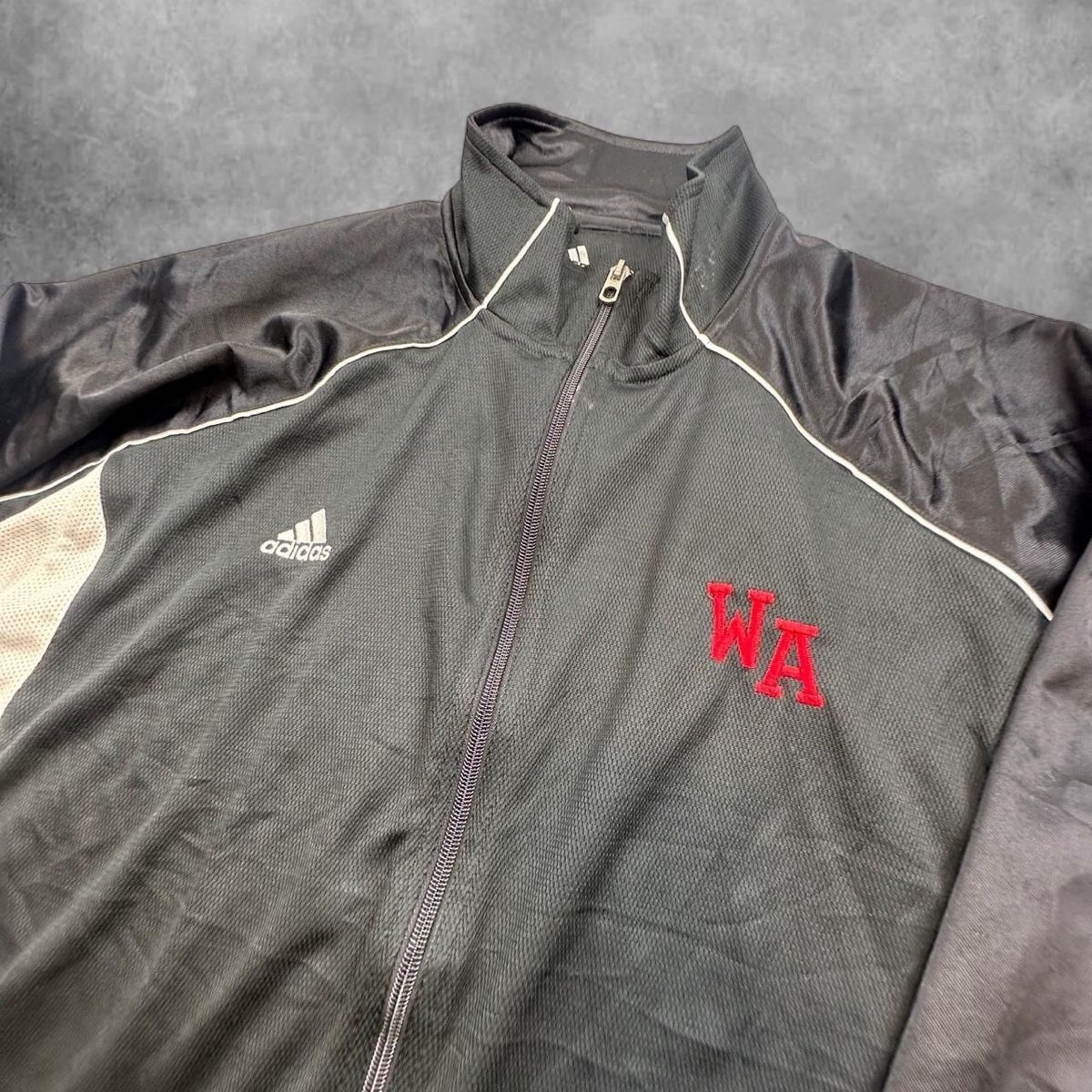 Adidas Jacken: Adidas black jacket – Gebraucht aus Erlinsbach SO von TogaResell 1