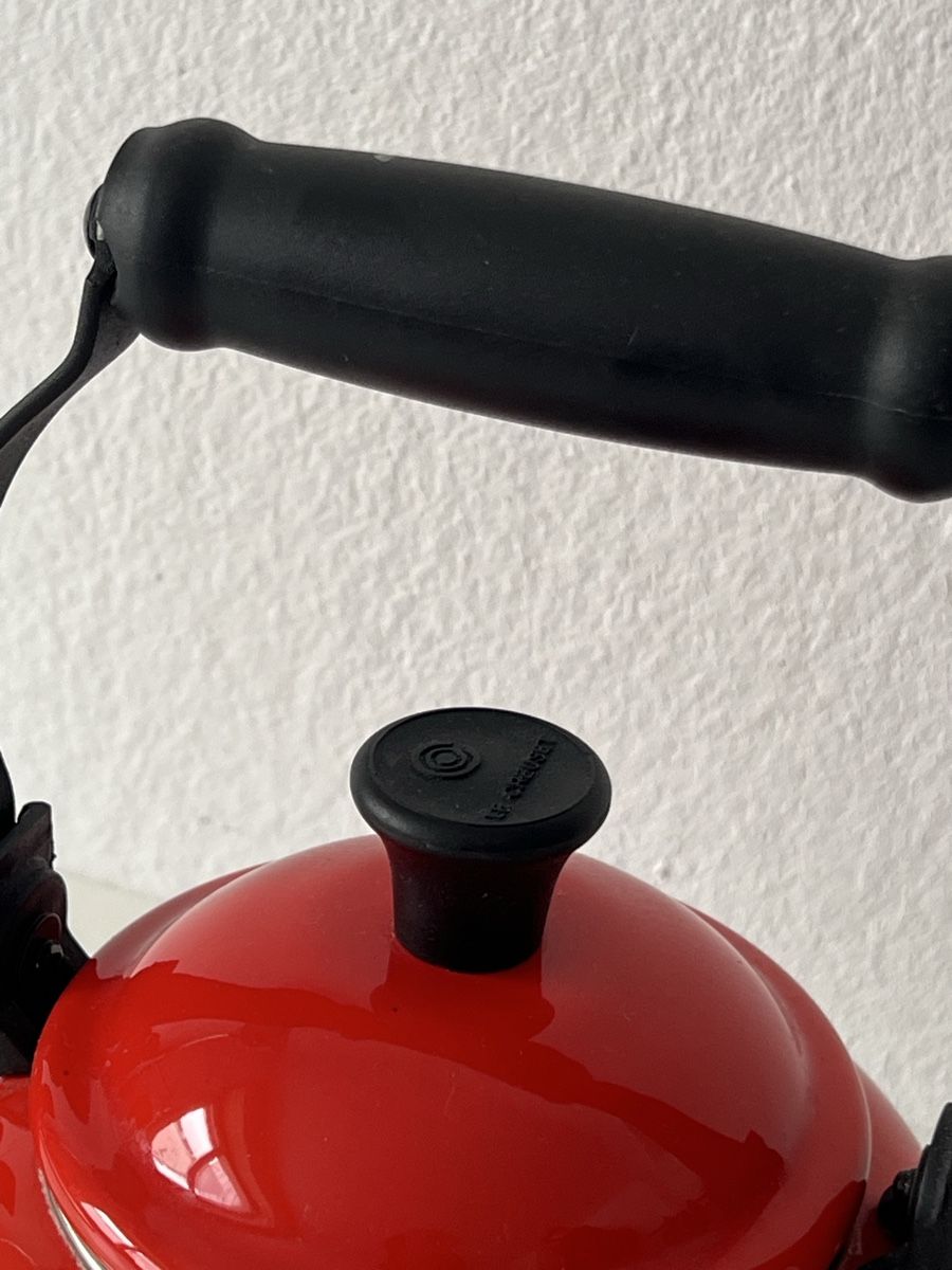 Le Creuset Bollitori: Bouilloire Le Creuset rouge – Usato da Vevey venduto da neflon1te 1