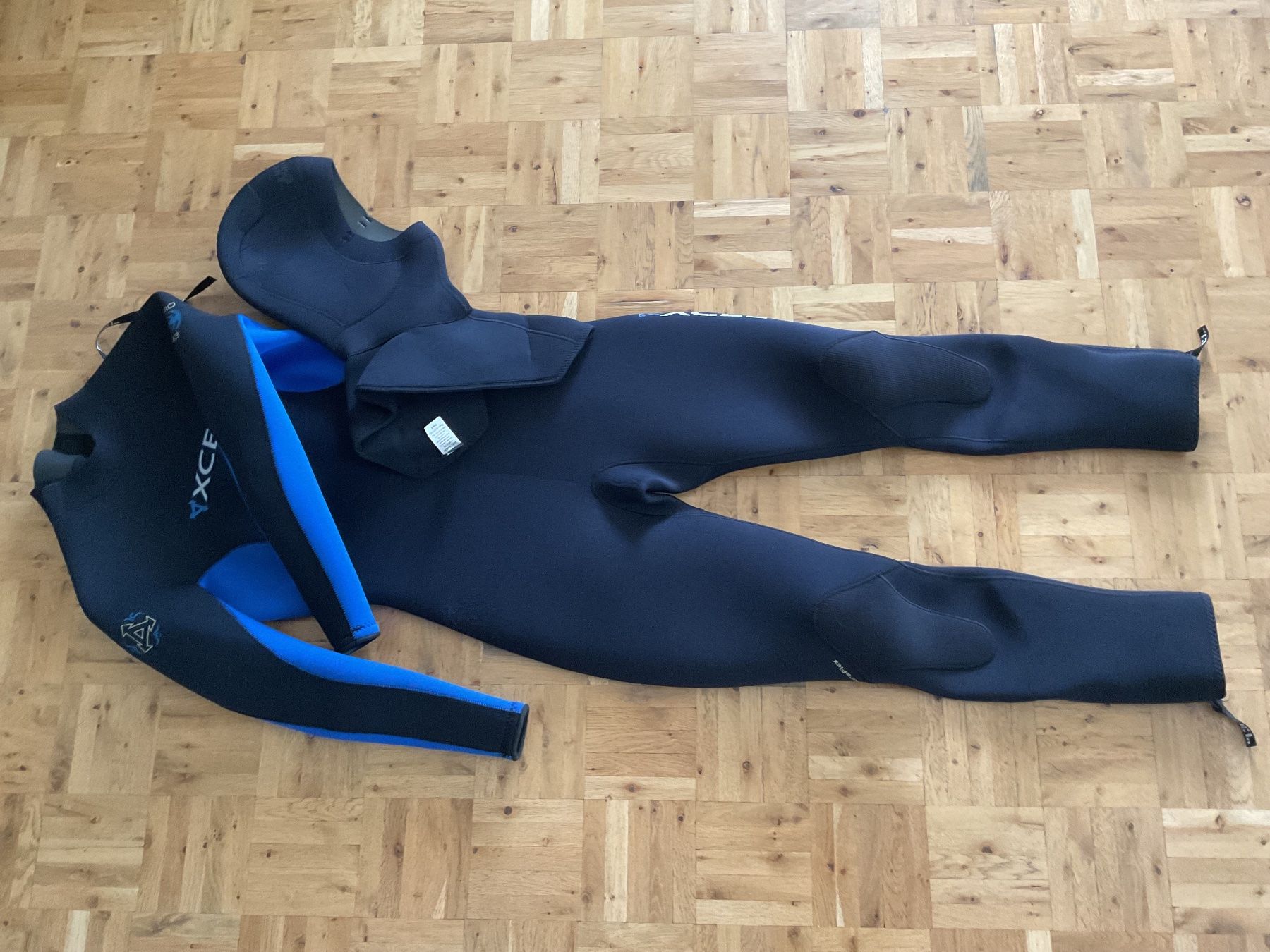 Mute per immersioni: Neoprenanzug mit  separater Kapuze – Usato da Zürich venduto da Luciateresa 1