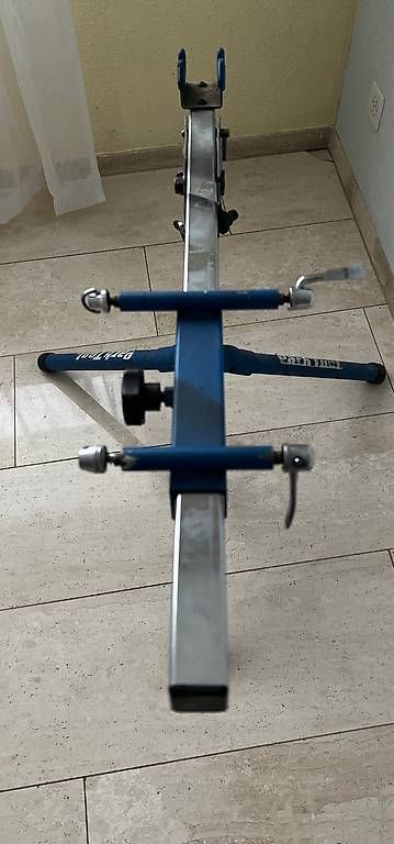 Cavalletti per biciclette: Velo Montageständer – Usato da Mägenwil venduto da Eambauen 2