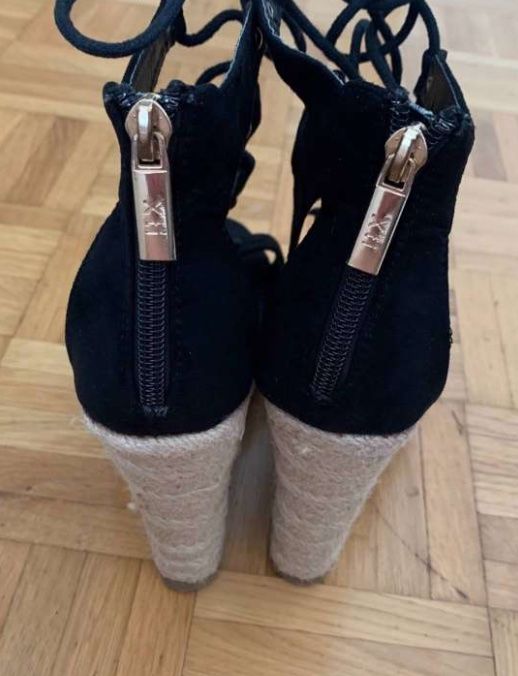 Scarpe da donna: Chaussures été - Talons Noirs Taille 36 Xti – Usato da Gland venduto da ms_ 1