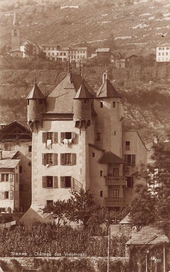 Cartoline postali: Sierre, Château des Vidomnes, circulée 1930 – Usato da Frauenfeld venduto da POML