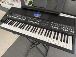 Yamaha PSR-SX600 Keyboard inkl. X-Ständer – Top Zustand
