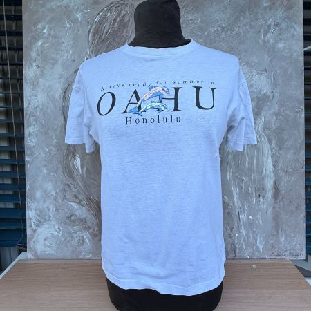 T-shirt BERSHKA blanc 'Oahu Honolulu', dauphins