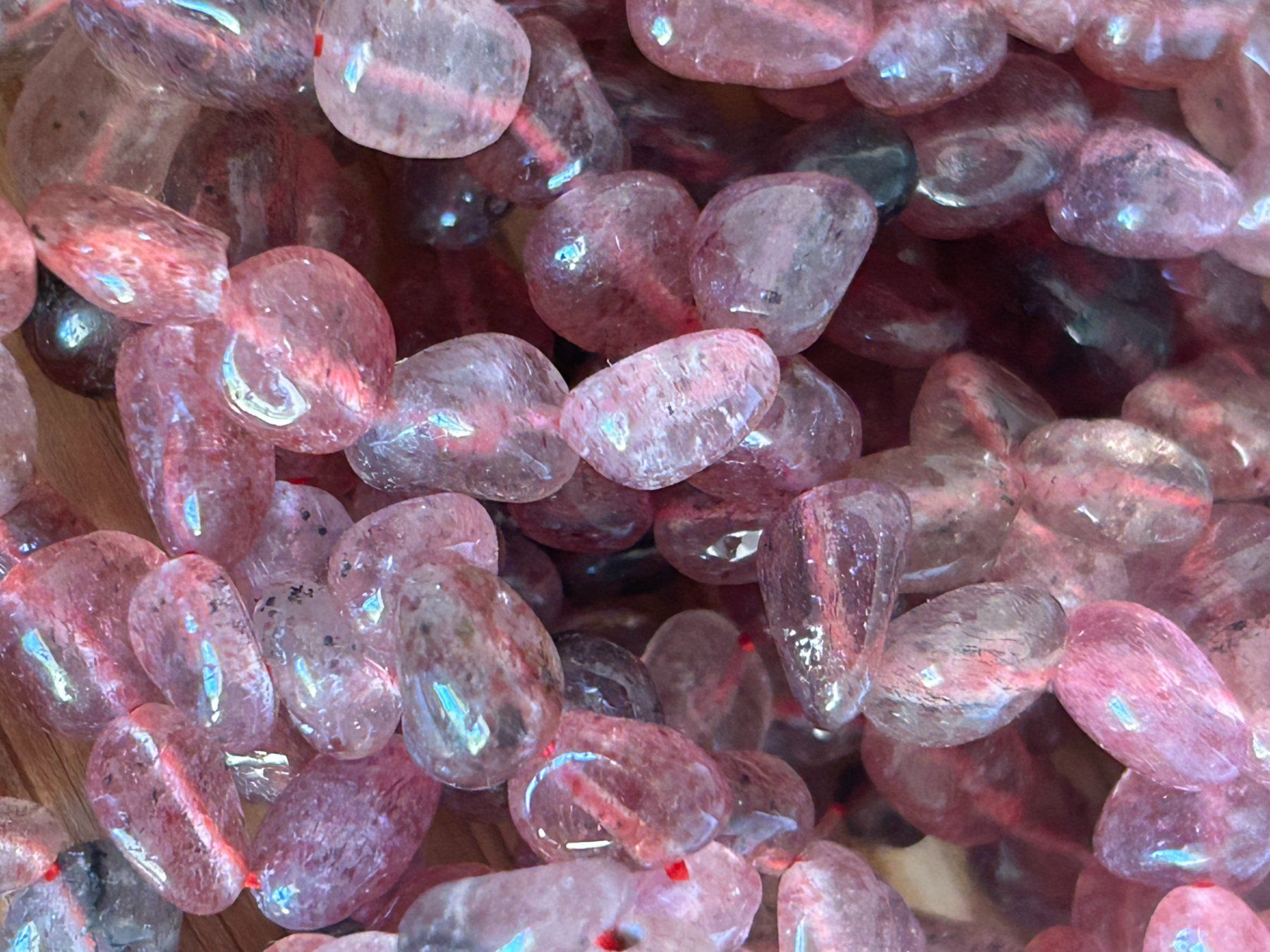 Pietre preziose: Strang echte Strawberry quarz Nuggets 6-8 mm – Nuovo e nell'imballaggio originale da Niederrohrdorf venduto da Ytobi 1