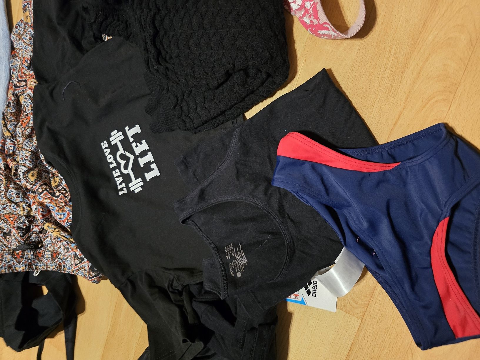 Lotti di vestiti: Damen Kleiderpaket Grösse S – Usato da Beckenried venduto da saranawi 5