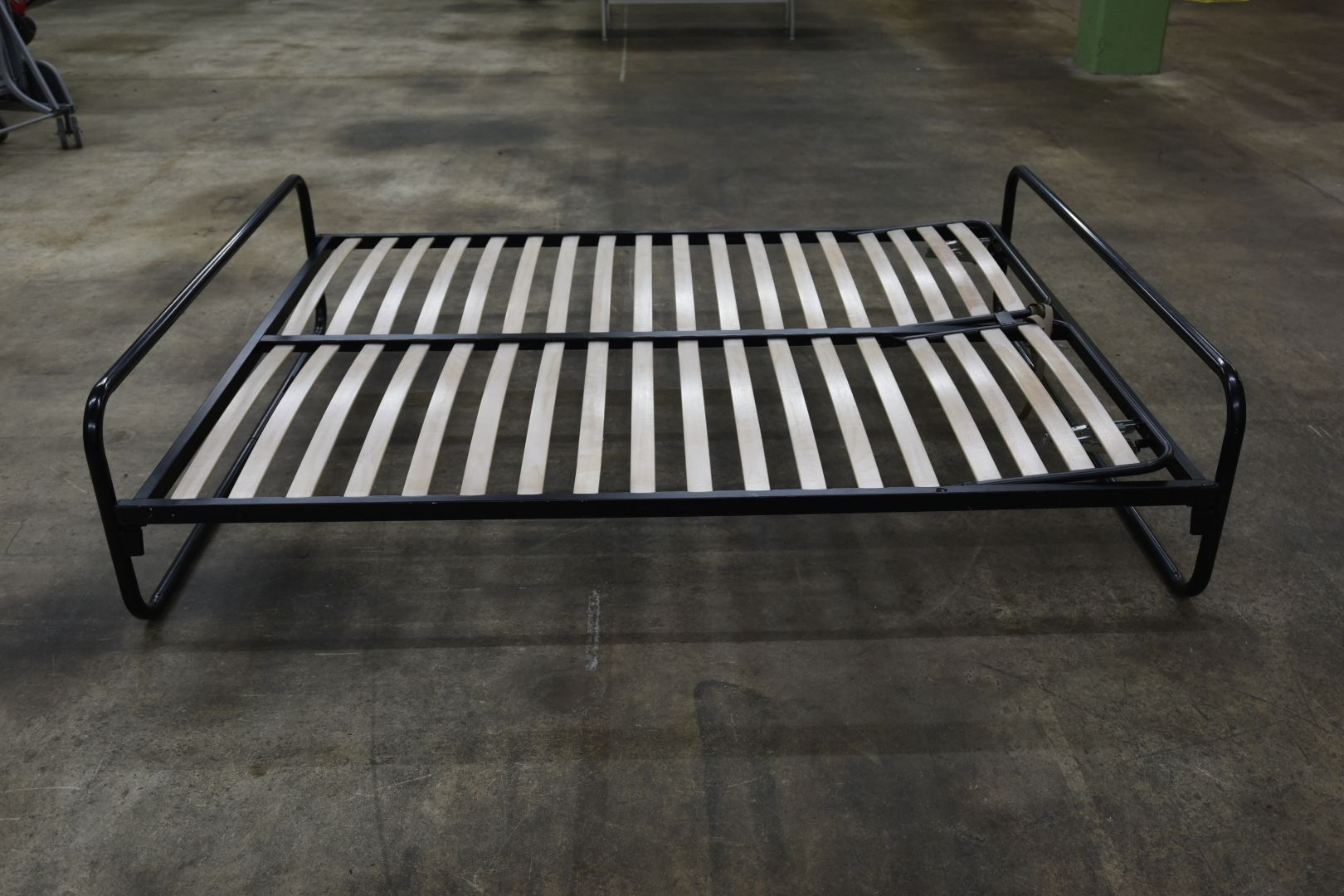 Letti: Designer Bett aus Metall – Usato da Lichtensteig venduto da Usedinstorecom 1