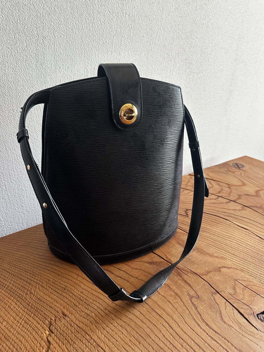 Louis Vuitton Borse da donna: Louis Vuitton Epi Cluny Black – Usato da Laupen ZH venduto da timxkel