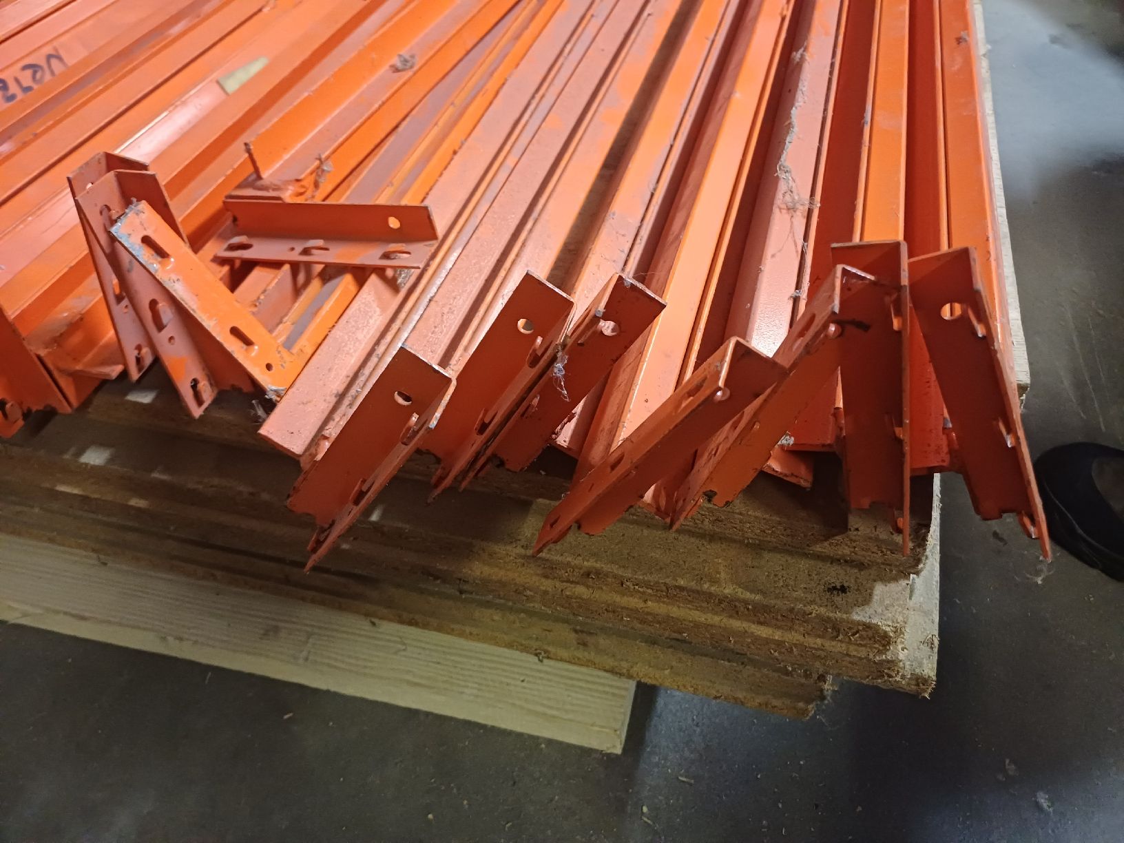 Scaffali: Lagergestell mit XXL Tablaren – Usato da Wangenried venduto da Recycler94 6