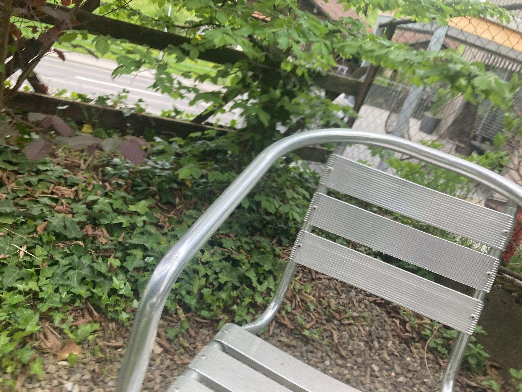 Set di tavolo e panche: Gartenstühle und Gartentisch – Usato da Giswil venduto da Halterer 3