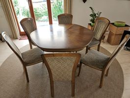 Esstisch mit Stühlen aus Holz, 6er Set, guter Zustand
