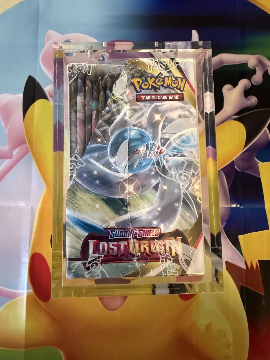 Pokémon Carte collezionabili: Pokémon Lost Origin Display EN Sealed + Acrylcase – Nuovo e nell'imballaggio originale da Goldach venduto da FFZ 1