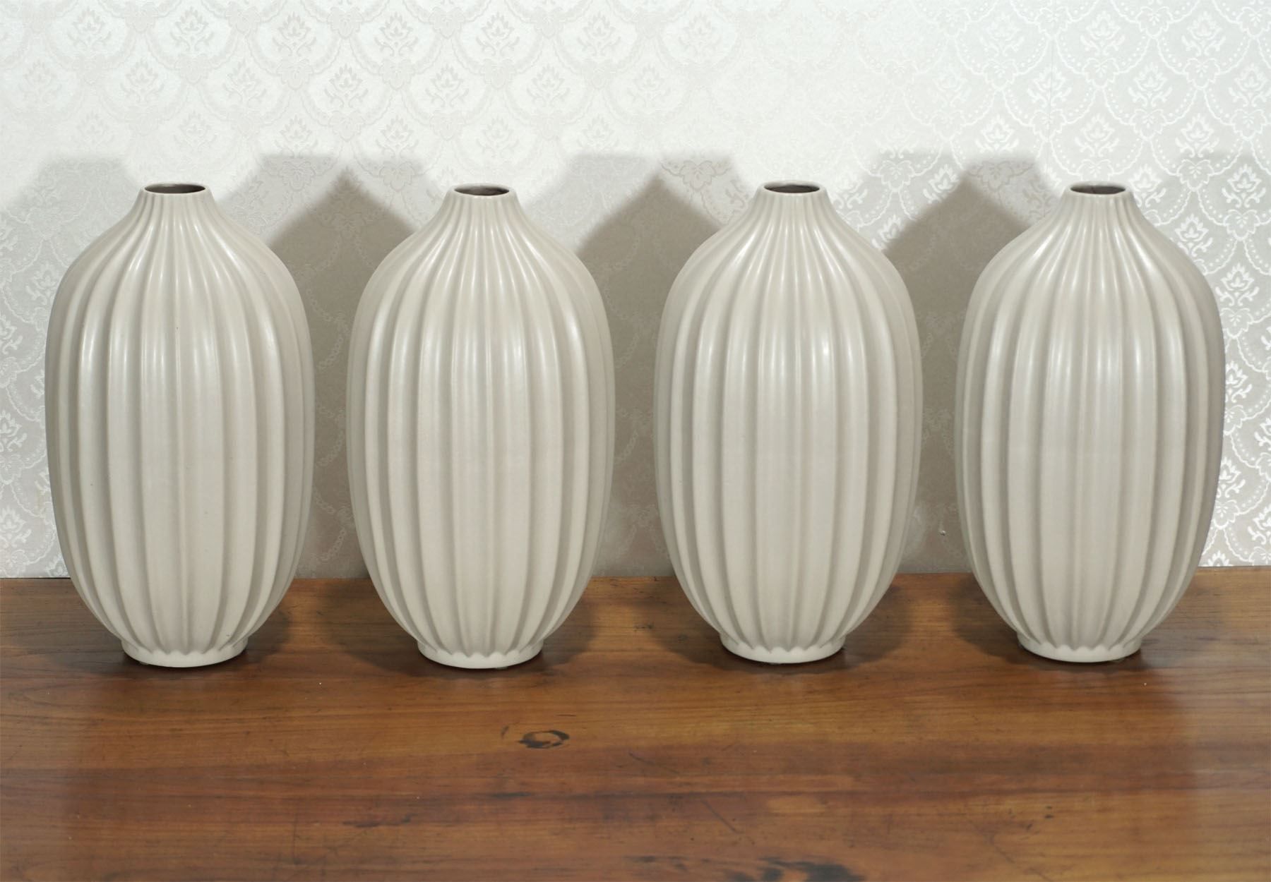 Vasen & Gefässe: 4 attraktive moderne Keramik-Vasen 30cm – Gebraucht aus Meggen von Brockitare 1
