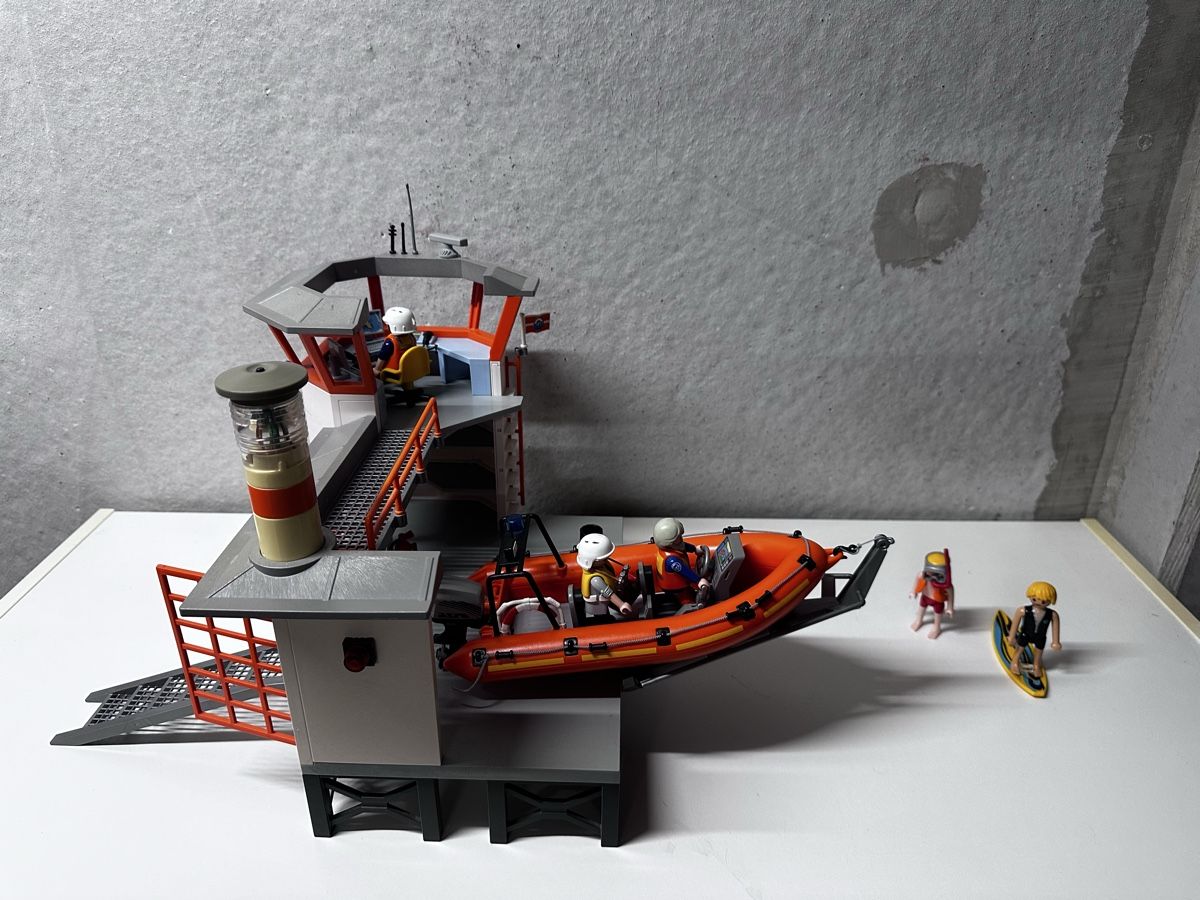 Playmobil Giocattoli: Playmobil Poste de Secours avec Bateau - Bon état – Usato da Leytron venduto da TipTop1912 1