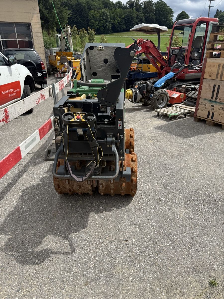 Bomag Alle Maschinen: BOMAG BMP 851 Grabenwalzer  mit 244  Std 2007 – Gebraucht aus Fribourg von agho1 1