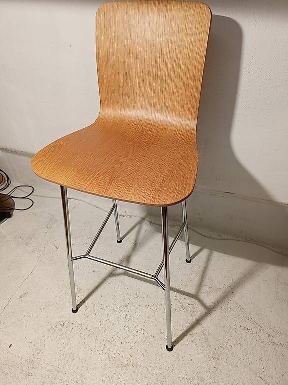 Vitra Sgabelli: 1 von 10 Vitra ply hal Barhocker – Usato da Zürich venduto da style-and-design.zh 2