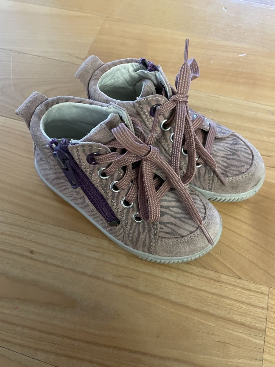 Superfit Schuhe für Mädchen: Schuhe Mädchen Superfit 23 / hoher NP – Gebraucht aus Attiswil von Cheech3072