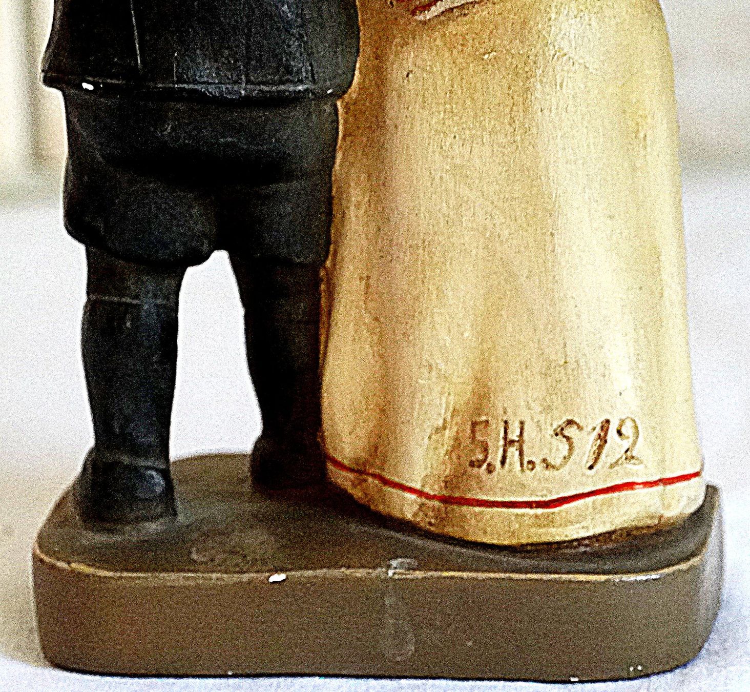 Skulpturen & Statuen: Engel mit betendem Knabe ca. 1930 – Gebraucht aus Baar von 2cvbaar 3