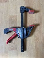 Serre-joint à une main