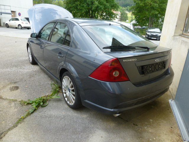 Ford Automobili: Ford Mondeo ST 220 – Usato da Couvet venduto da Geiser-Automobiles 2
