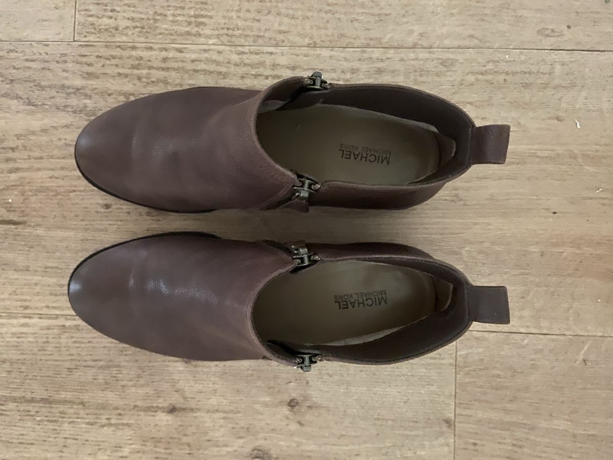 Michael Kors Scarpe da donna: Ungetragene Stiefelette von Michael Kors  – Nuovo (secondo la descrizione) da Luzern venduto da higa01 5