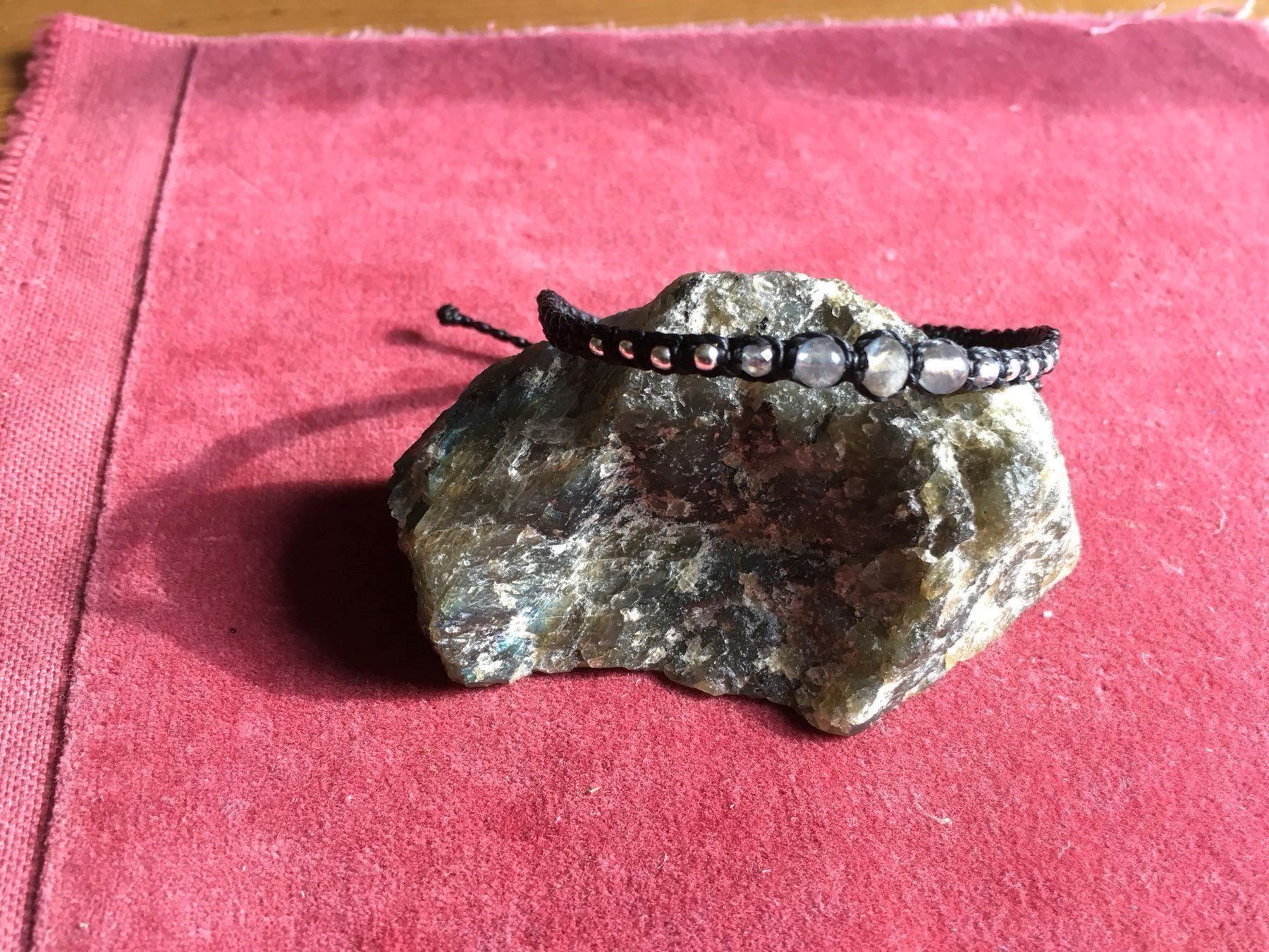 Bracciali & Braccialetti: Labradorit, Armband aus Makramee – Nuovo e nell'imballaggio originale da Zürich venduto da MEVAS-Schmuck 3