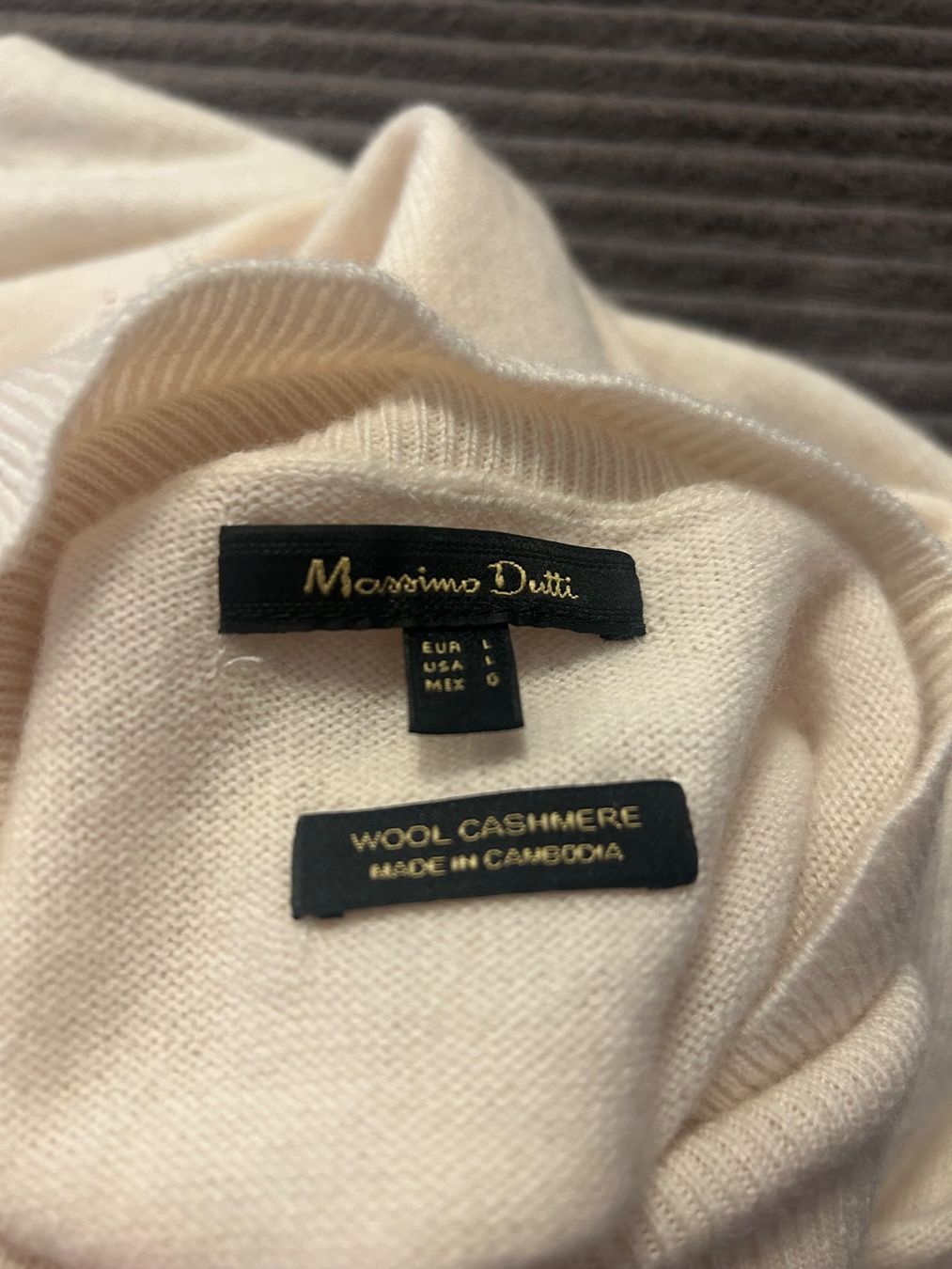 Massimo Dutti Pullover & Sweatshirts: Massimo Dutti pull col roulé – Gebraucht aus Val-d'Illiez von Dombou 3