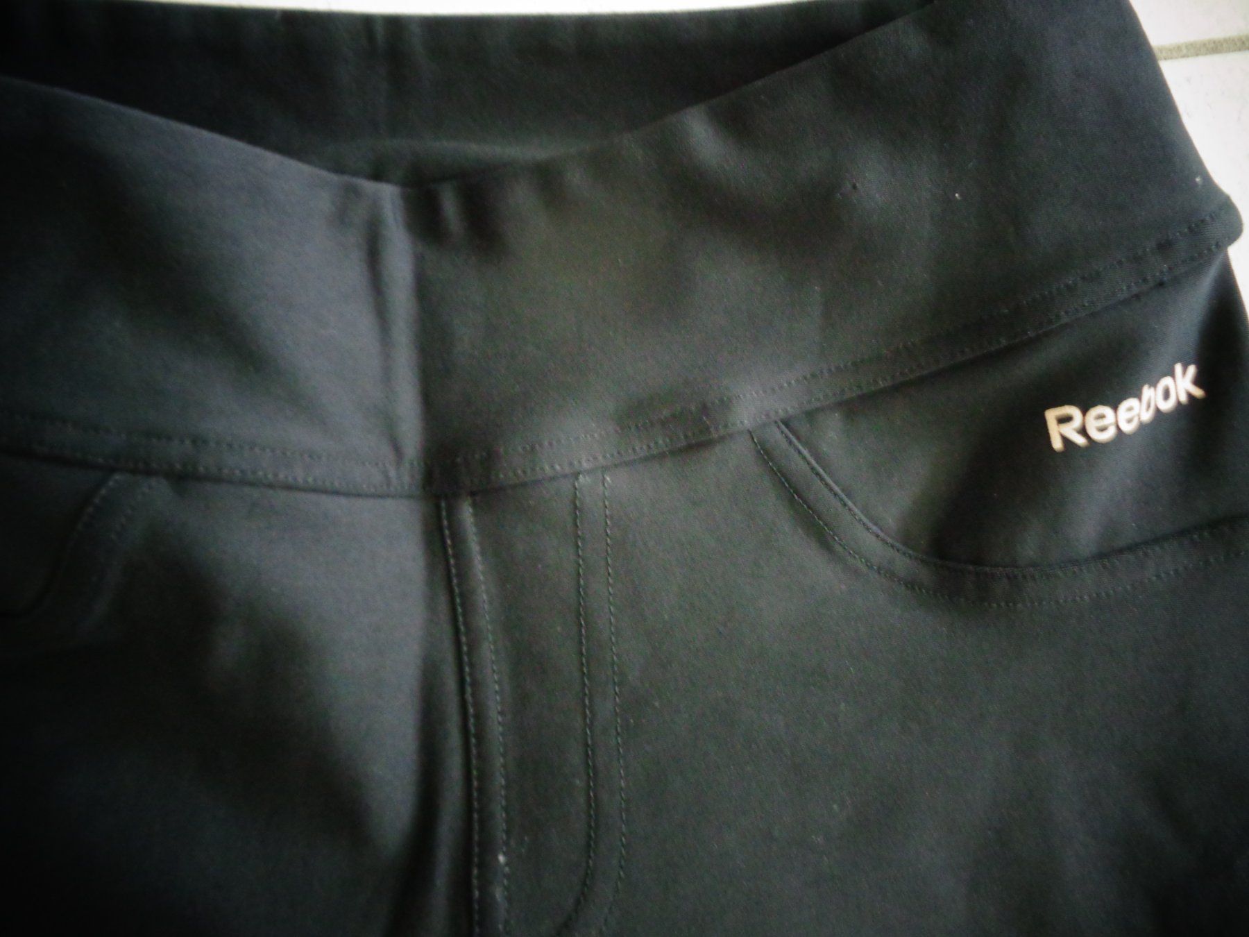 Reebok Hosen: REEBOK SPORT HOSE GR.S – Gebraucht aus Rotkreuz von Samballi 1