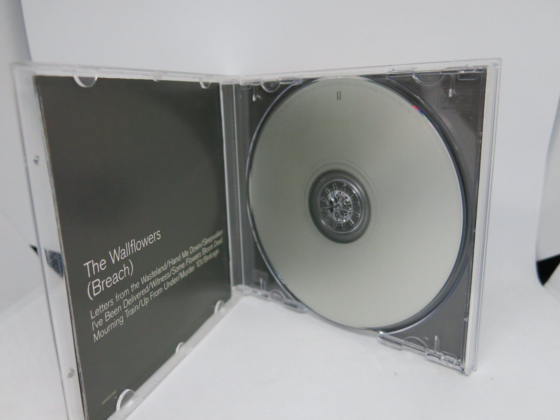 CDs: CD: The Wallflowers - (Breach) – Gebraucht aus Ernetschwil von luisvonerni 1