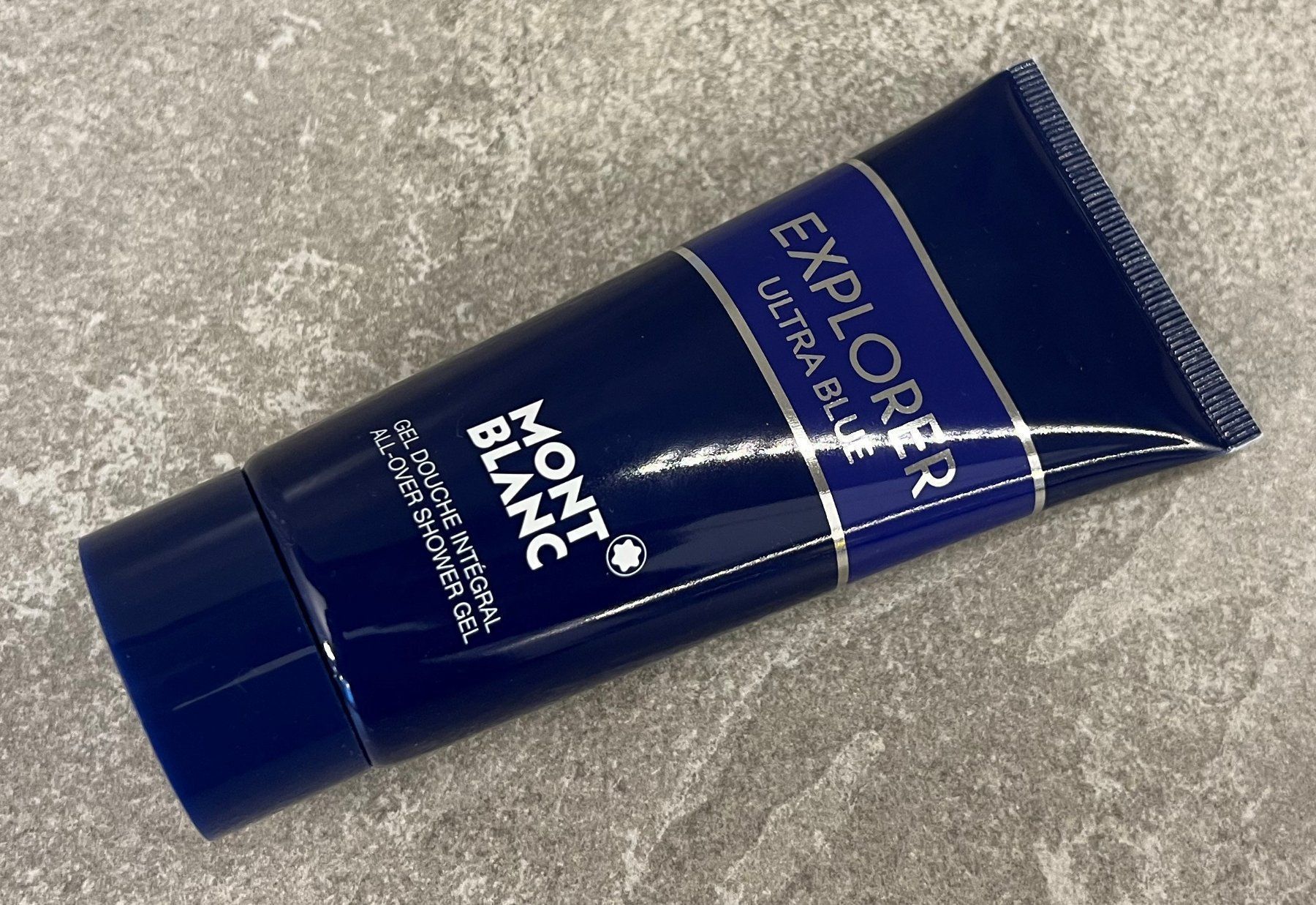 Docce: Explorer Ultra Blue Shower Montblanc ... – Nuovo e nell'imballaggio originale da Chur venduto da Papageibarsch77 1