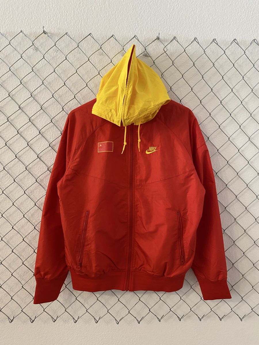Nike Giacche: Y2K Vintage Nike China Jacket Size S – Usato da Lausanne venduto da user1020rnt