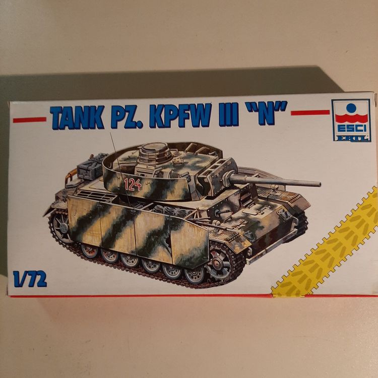 PKTAK08002 PzKpfw III Ausf M mit schürzen Blitz Model Kit