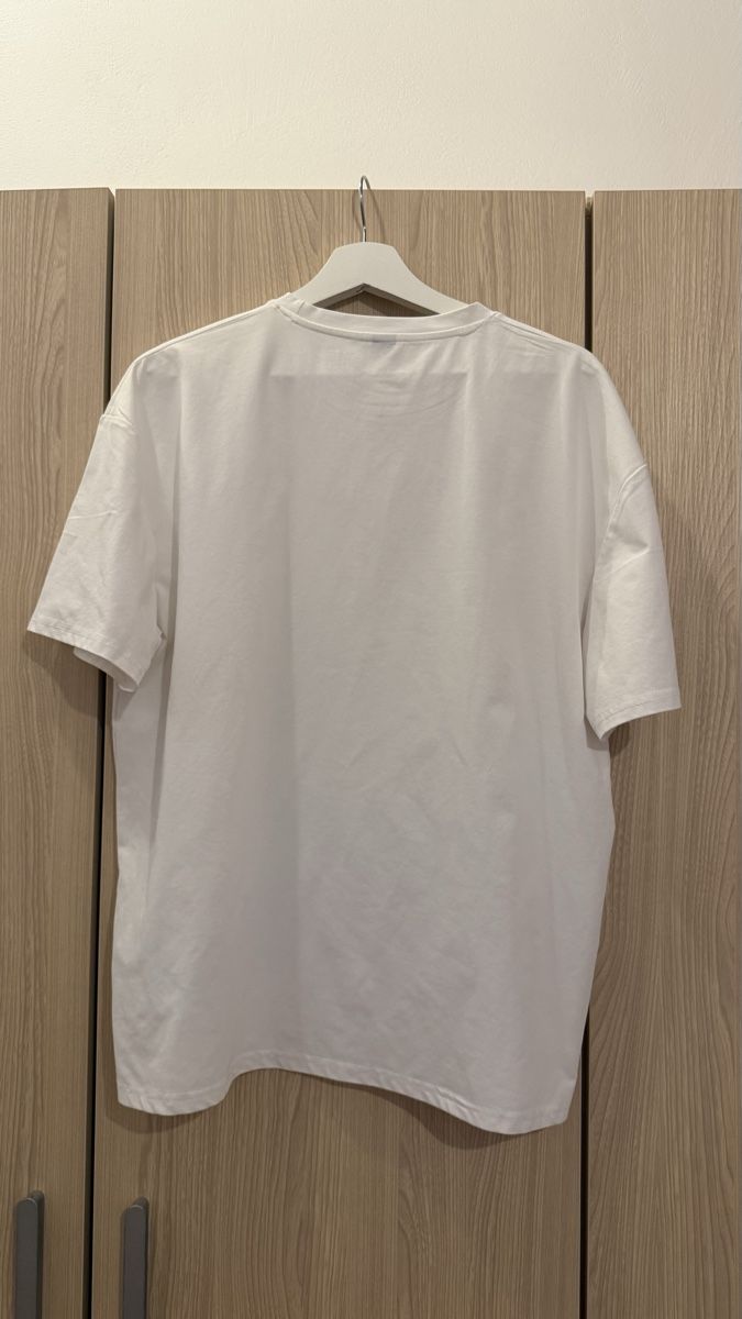 Shein T-shirt: Weisses T-Shirt mit Print – Nuovo (secondo la descrizione) da Buchs SG venduto da mquip 2