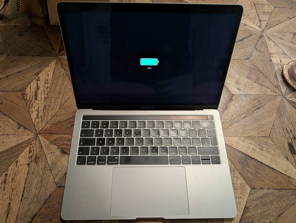 Notebook: MacBook Pro 2018 touchbar 16Go 256Go i5 – Usato da Nyon venduto da pol_bl6b