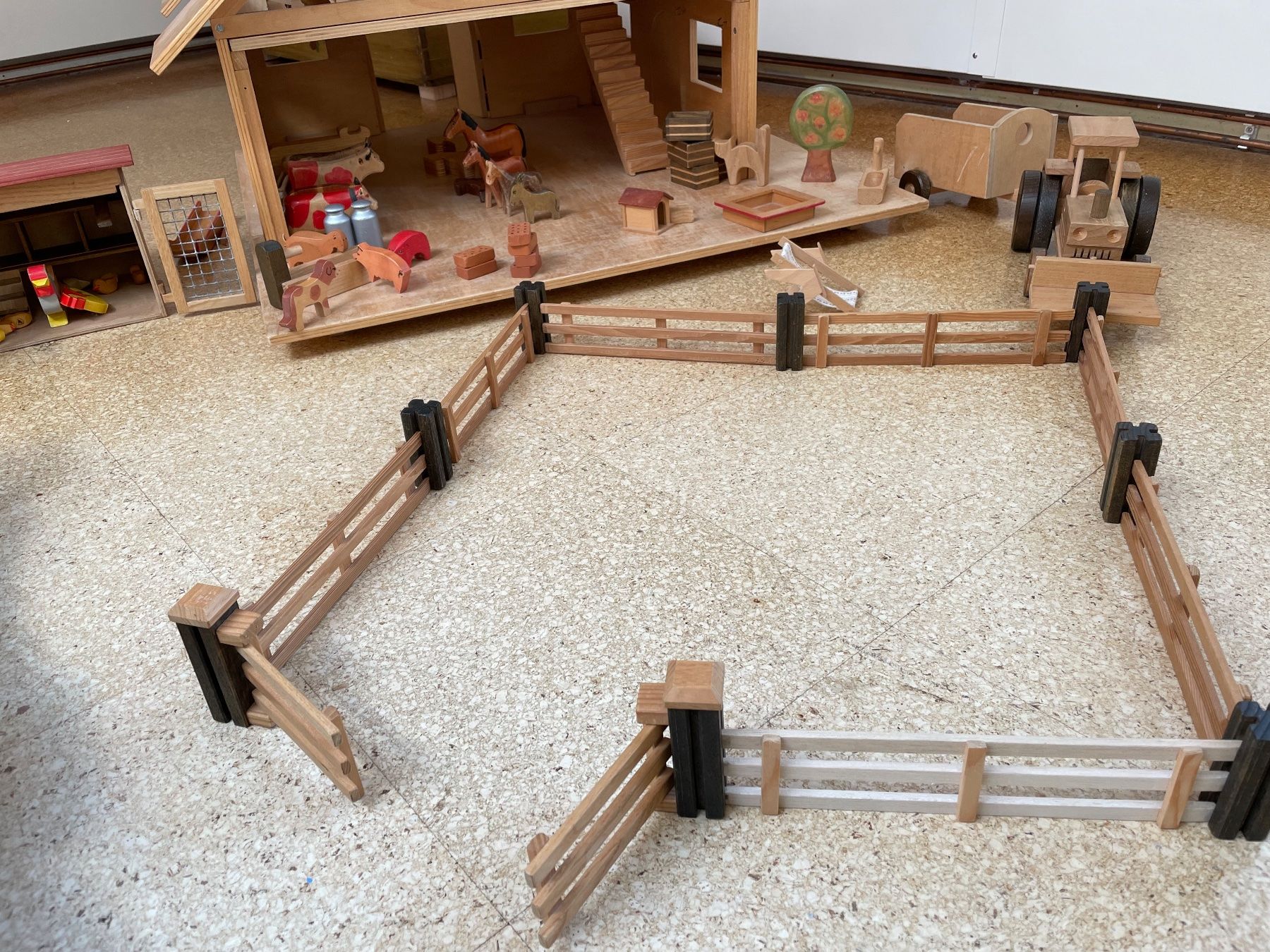 Giocattoli: Holz Bauernhof – Usato da Wil/ZH venduto da Wanja1 5