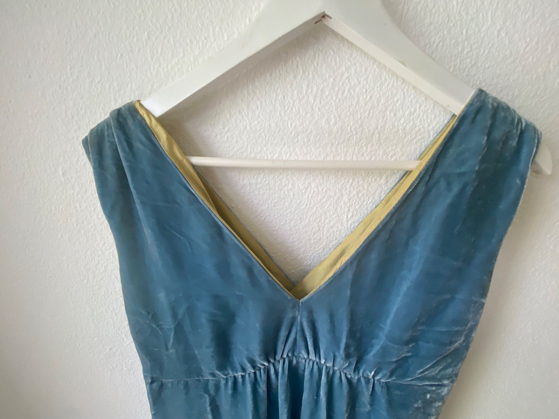 Kleider: Samtkleid blau Grösse 38 neuwertig – Gebraucht aus Zürich von Ecedi 2