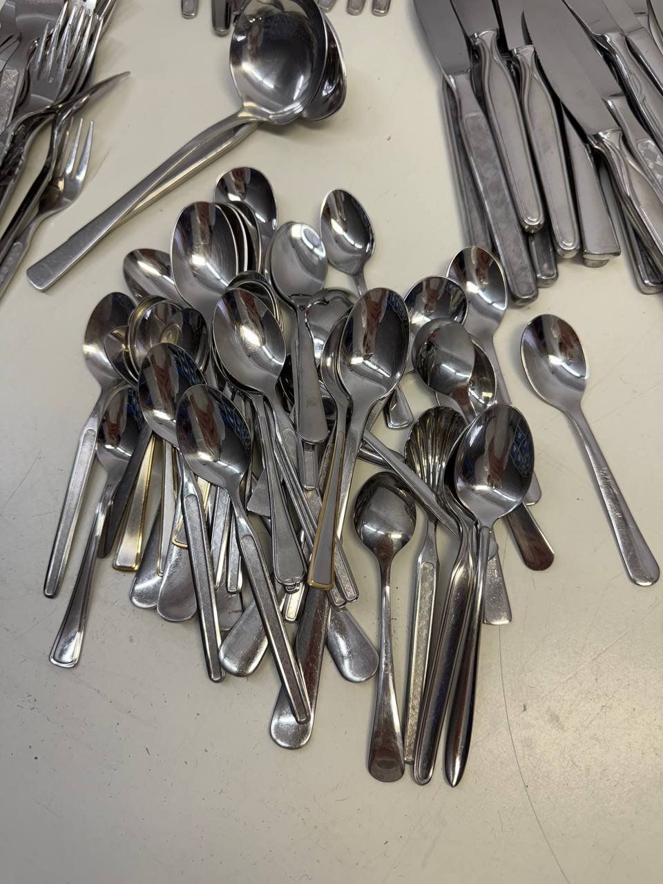 Bestecksets: Diverse Besteck , Messer Gabel Löffel Set K 141 – Gebraucht aus Oberönz von  2