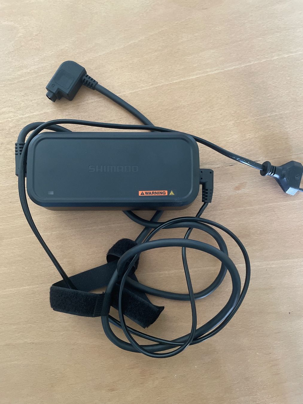 Shimano Chargeurs: Shimano Velo Ladegerät EC-E8004 – D'occasion à Thun par dimi16