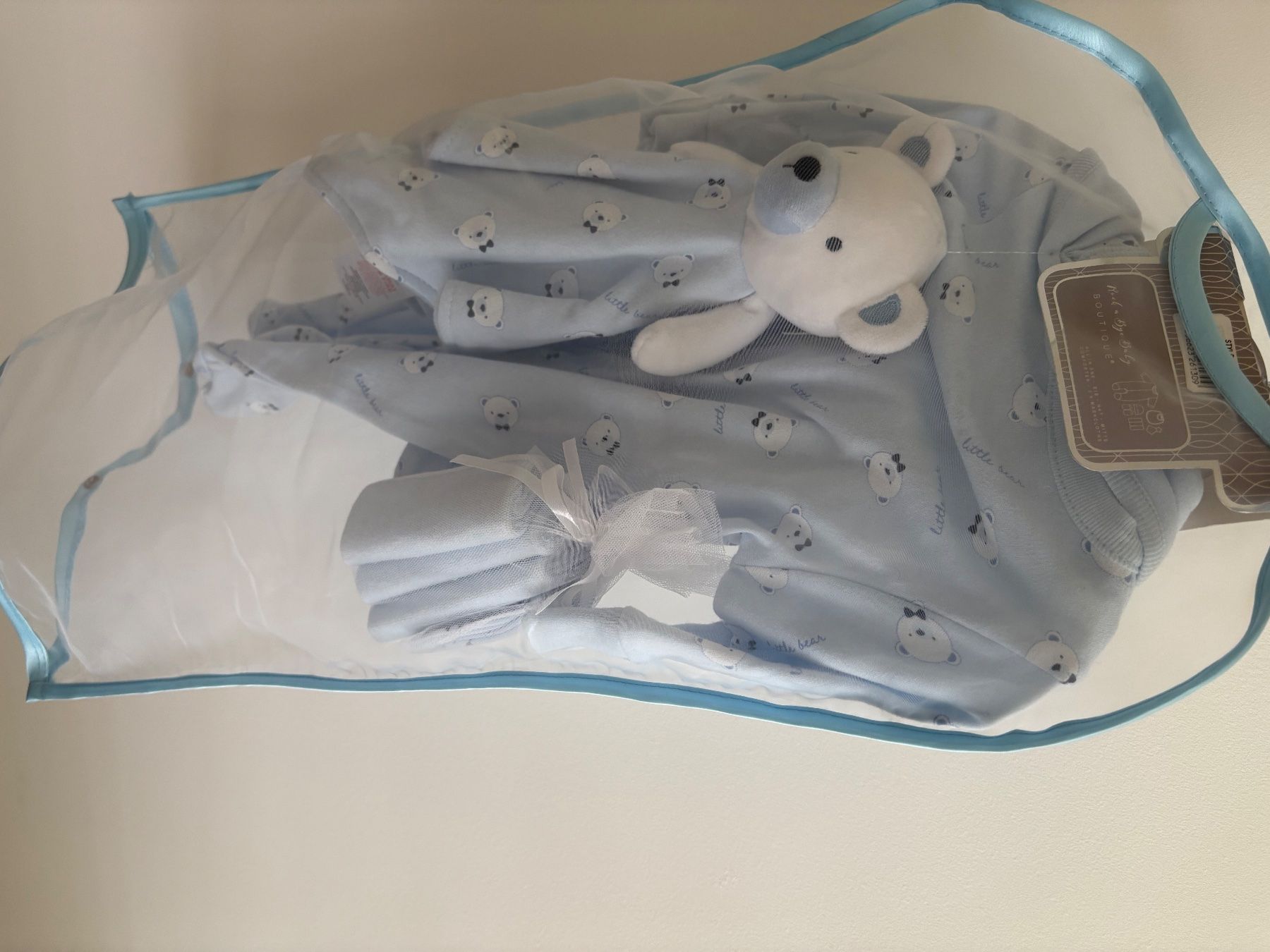 Pigiama & Simili: NEU Baby Geschenk set 8teilig – Nuovo e nell'imballaggio originale da Birmensdorf ZH venduto da mea_9d7c 1