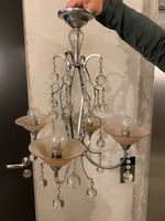 Schöner vintage Kronleuchter / Deckenlampe mit Glasanhängern