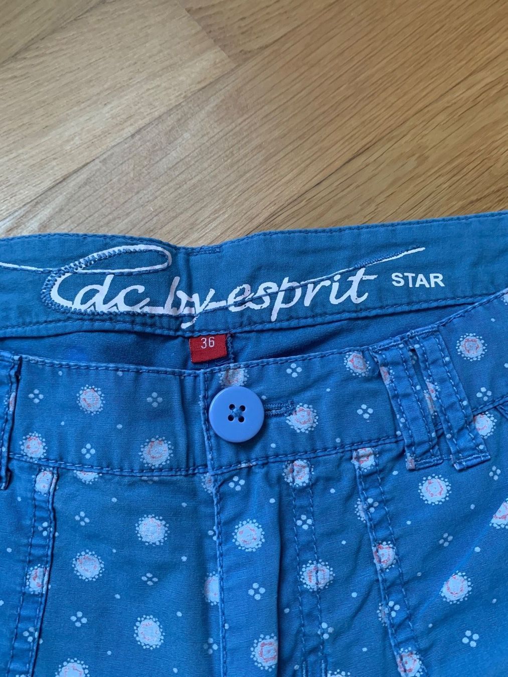 Esprit Pantaloni: Shorts von edc by Esprit – Nuovo e nell'imballaggio originale da Meggen venduto da BertaundAnton 2