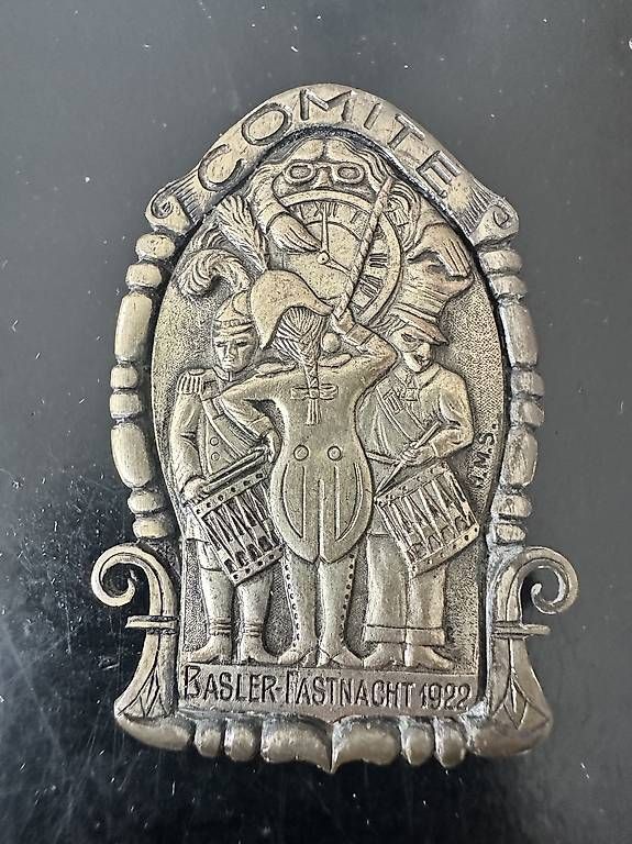 Basler Placchette & Badge: Fasnacht Basel COMITE Plakette 1922 – Usato da Basel venduto da fasnachtsoutlet1965