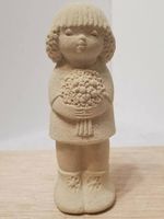 Stone Art Belgium Steinfigur Blumenmädchen, creme, 15cm 