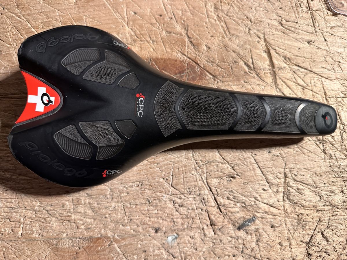 Pezzi di ricambio: Prologo CPC Sattel mit Schweizerkreuz-Designs – Usato da Oberrohrdorf venduto da Duke2323