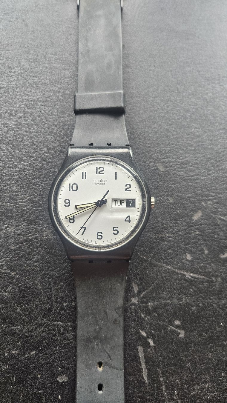 Swatch Orologi: Swatch watch schwarz 35mm – Usato da Goldiwil (Thun) venduto da rkweiss