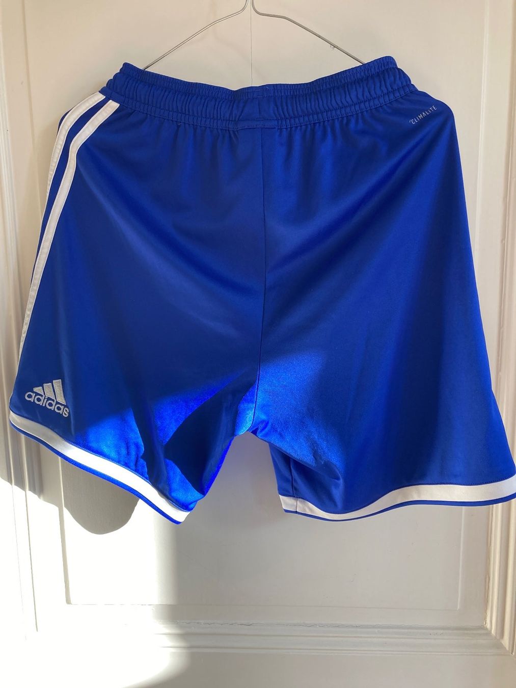 Adidas Hosen: Adidas Sport Shorts Grösse S – Gebraucht aus Basel von 93Miles