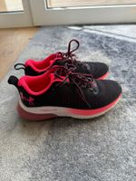 Under Armour Sneakers