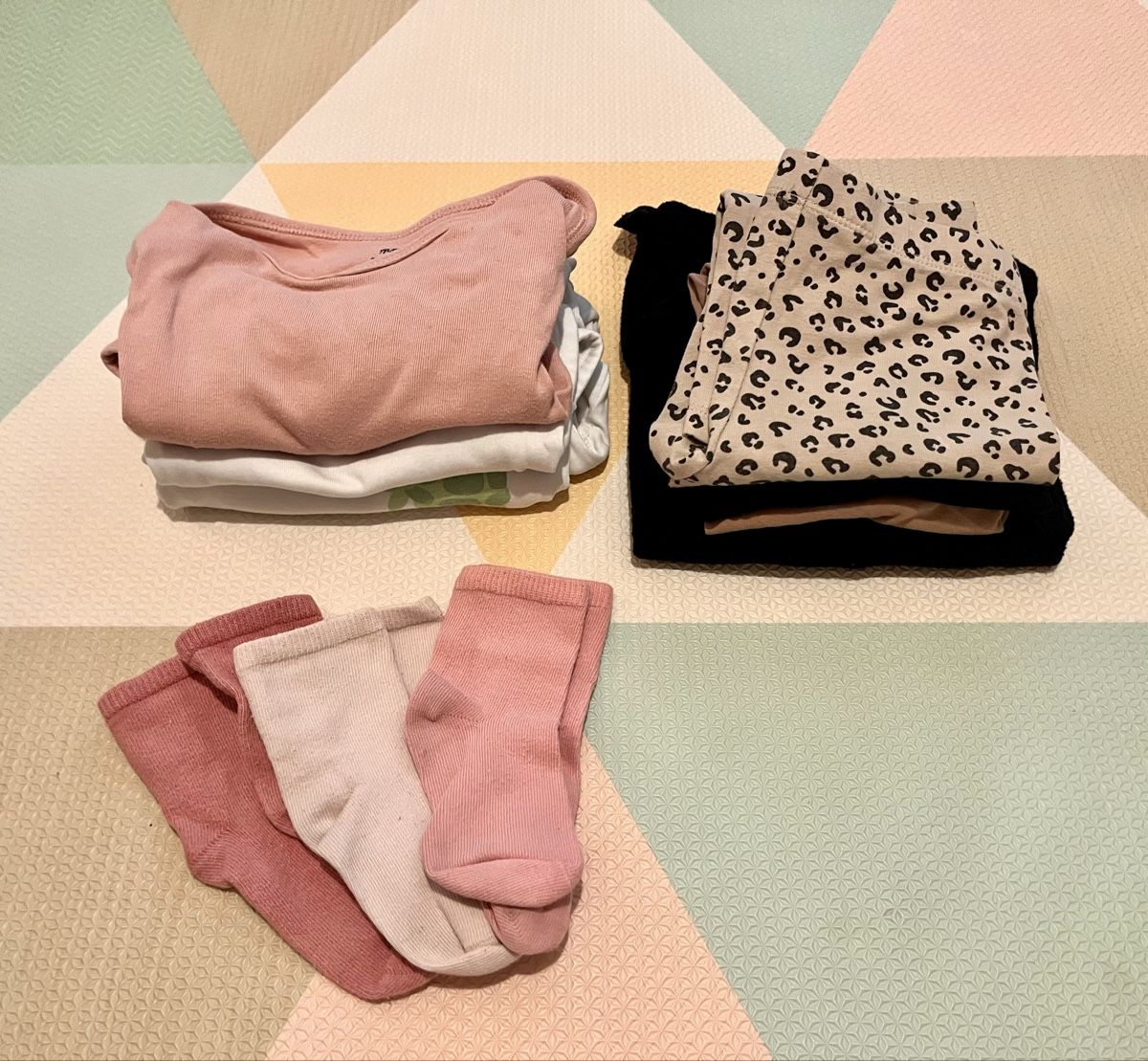 H&M Lotti & Set di vestiti: Mädchen Kleiderset Gr. 98 – Usato da Zürich venduto da davidihagee 1