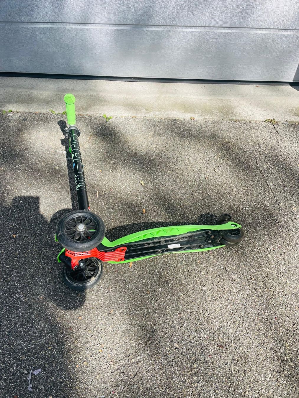 Micro Kickboard: Micro Scooter grün – Usato da Winterthur venduto da Leila014 2