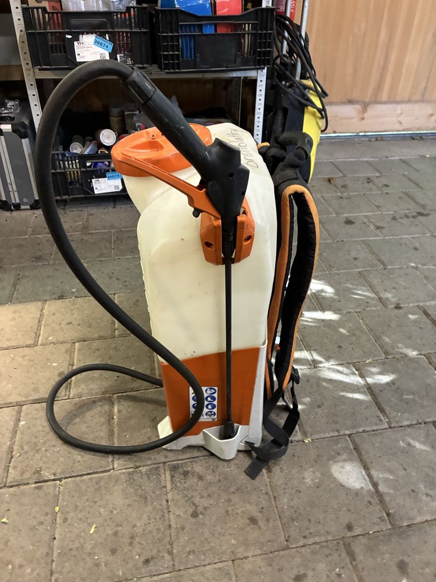 Stihl Tutte le macchine: Stihl Akuspritzgerät – Usato da Untervaz venduto da inf_f9bc 1